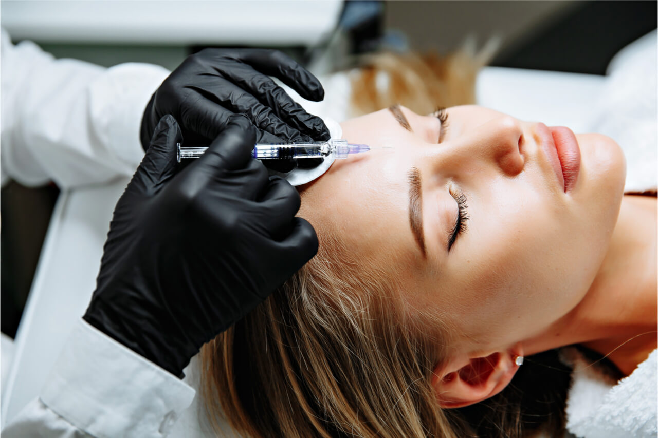 What does a nonsurgical nose job procedure entail? Are there risks?