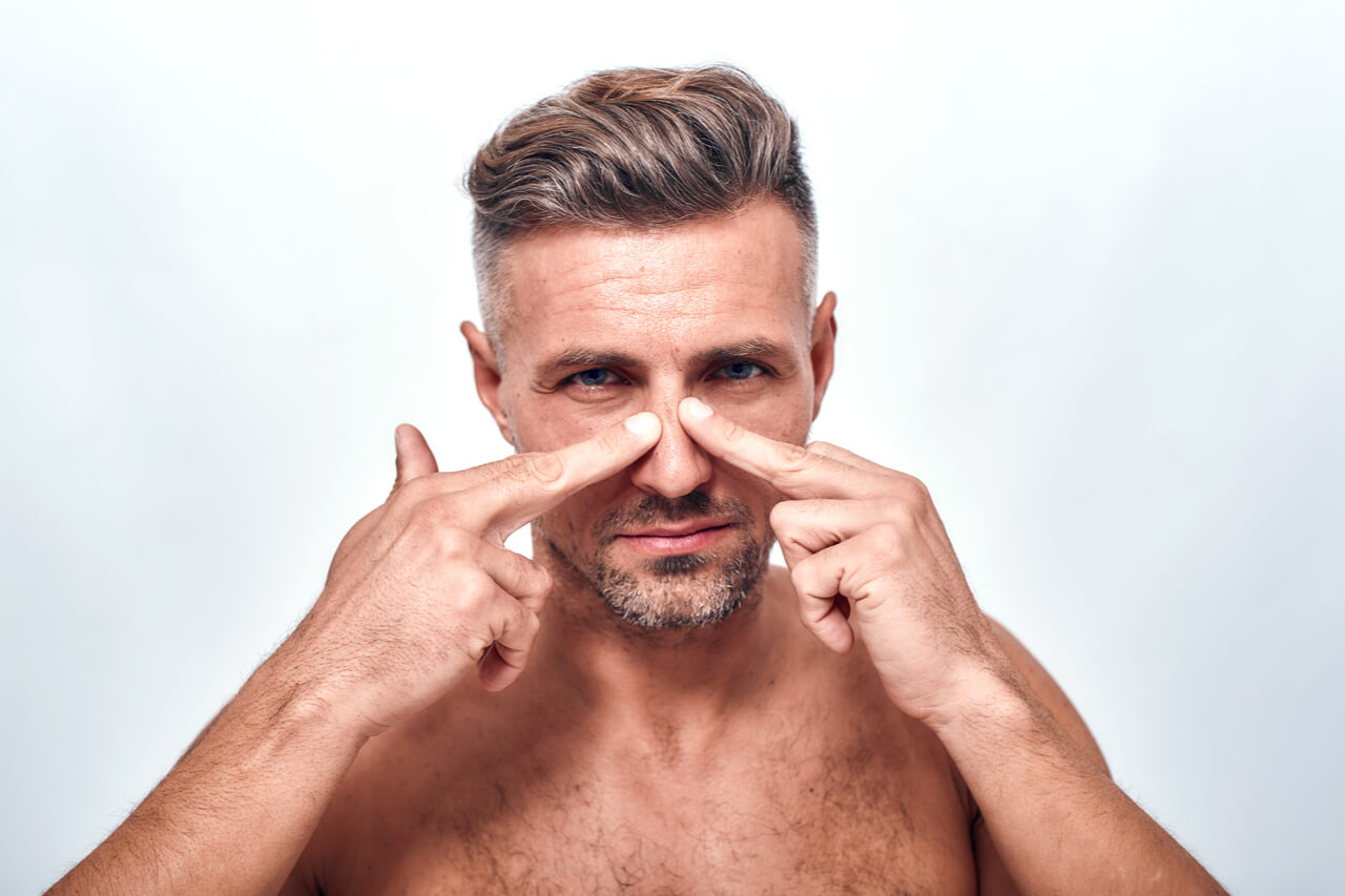 How to Tell If You Have a Broken Nose: Symptoms and Treatment
